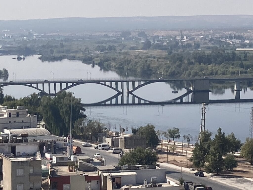 Birecek koprusu over de eufraat birecek turkije