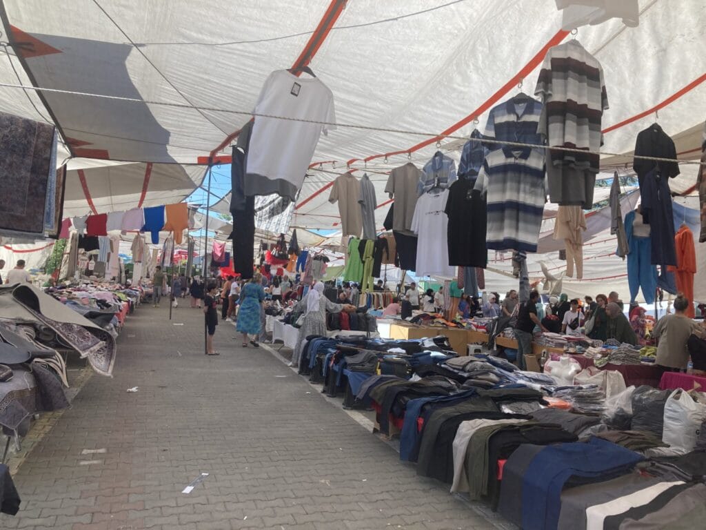 Overdekte markt Kozlu zwarte zee Turkije